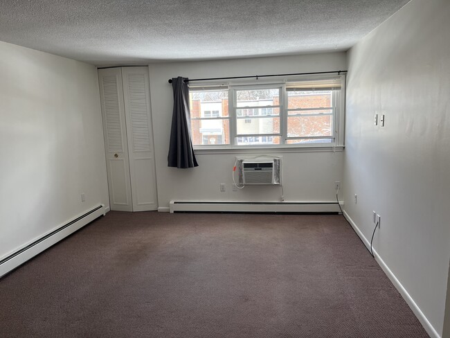 Photo - 2 Thompson Rd Unit B