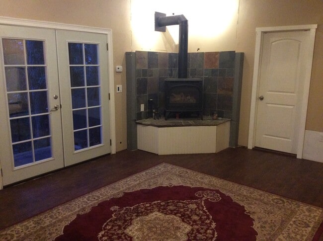 Building Photo - 332 Sunnyside Dr Rental