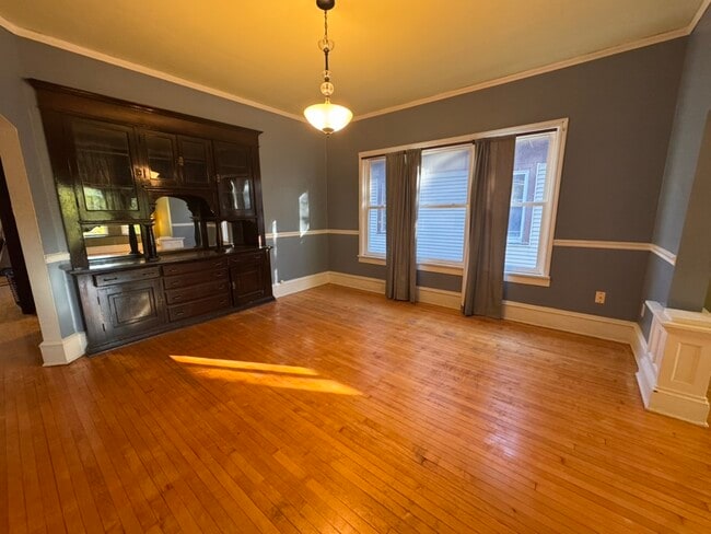 Comedor - 2178 N 48th St