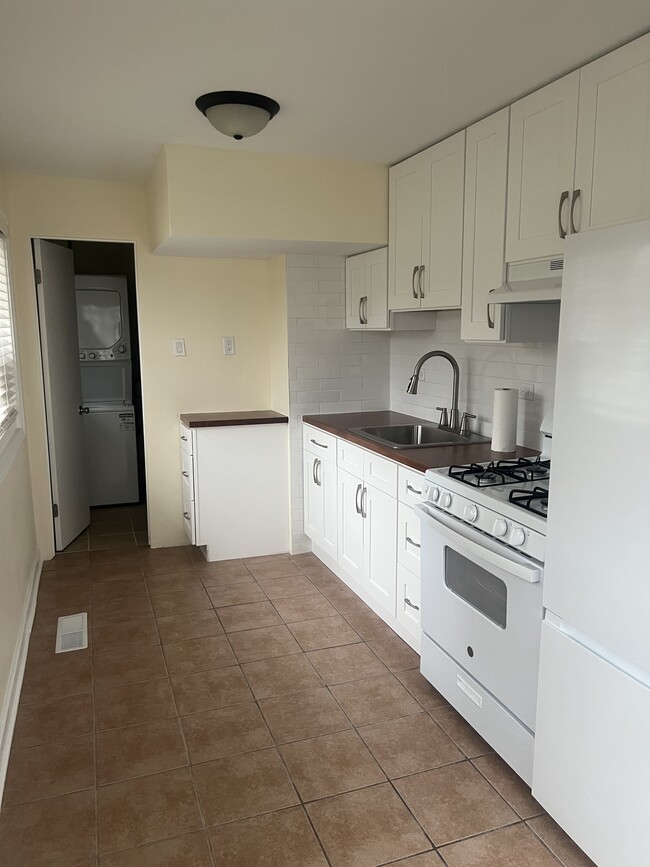 Kitchen - 21272 W Shady Ln