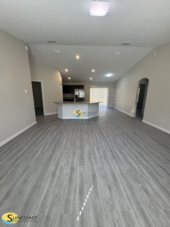 Photo - 125 Juniper Loop Cir