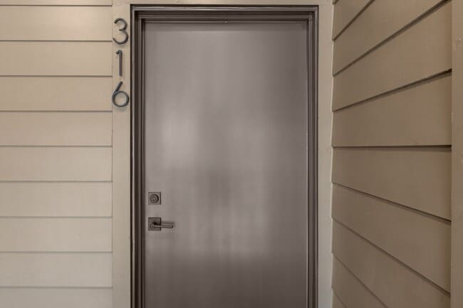 Building Photo - 8417 SW 24th Ave