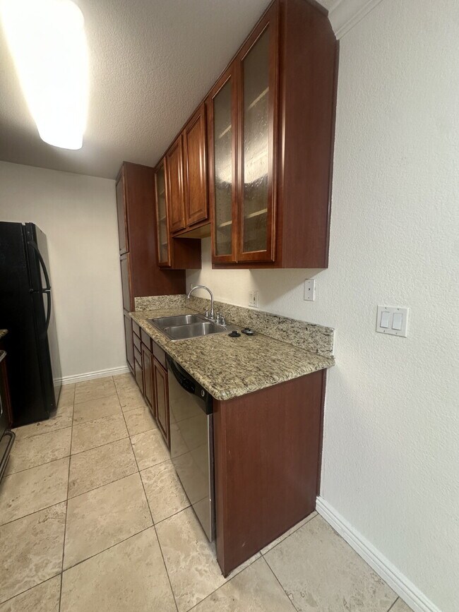 $2,700 Beautiful 2-Bedroom, 2-Bathroom Condo Near Lake Murray!