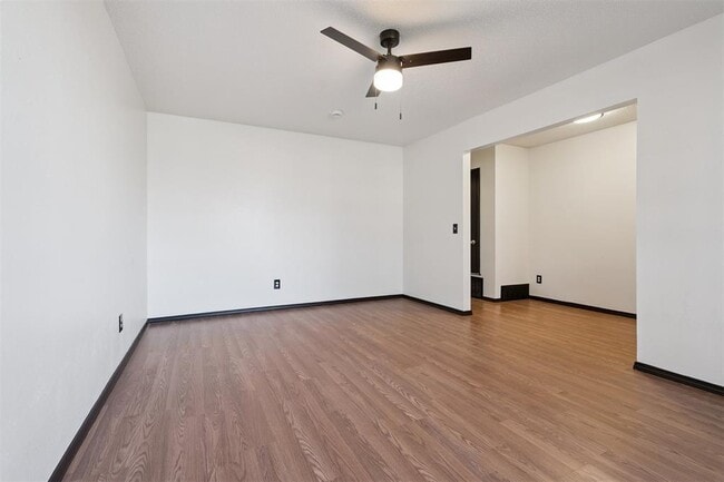 Photo - 1420 NE 8th St