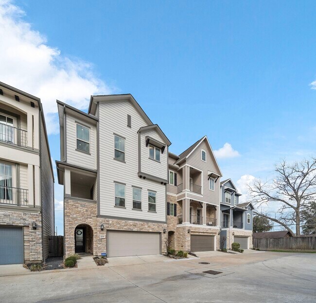 Photo - 11008 Mikula Dr