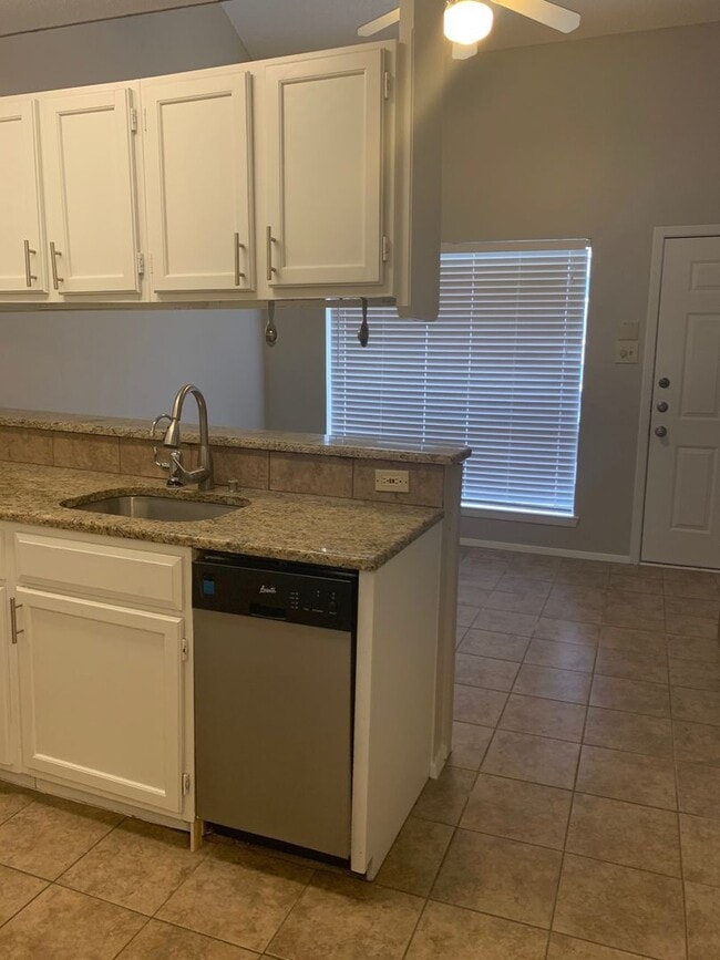 Photo - 2210 Pearl St Unit 305