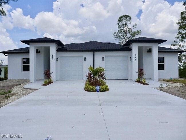 Building Photo - 918 Eisenhower Blvd Rental