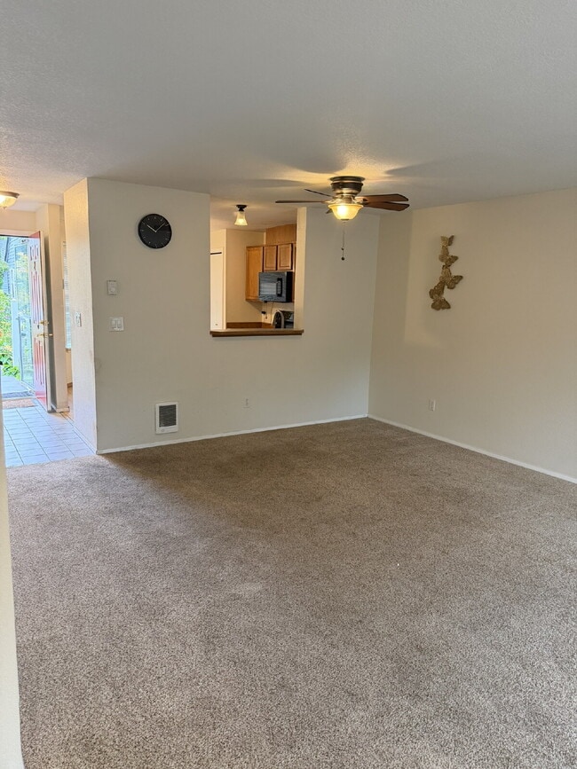 2 Bedroom Townhome in Kent, Available for Immediate Move In
