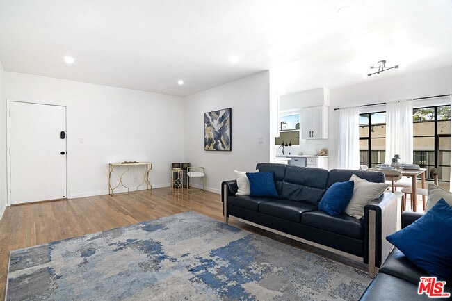 Photo - 344 Rexford Dr Unit 4