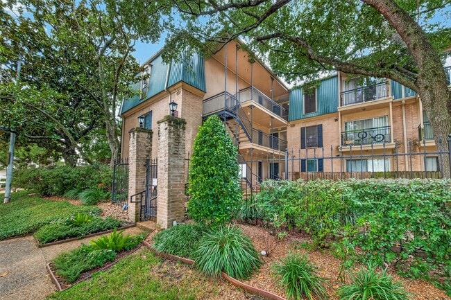 Photo - 4515 Briar Hollow Pl Unit 309