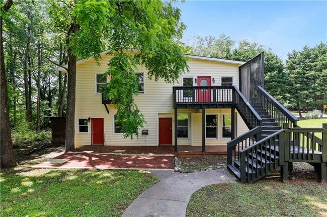 Photo - 696 Elberta Dr House