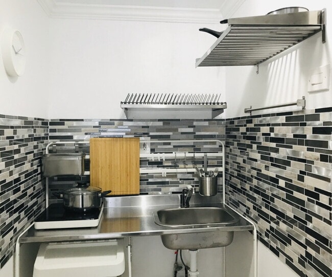 Photo - Efficiency/Studio for Rent – Available Imm... Unidad Apt A
