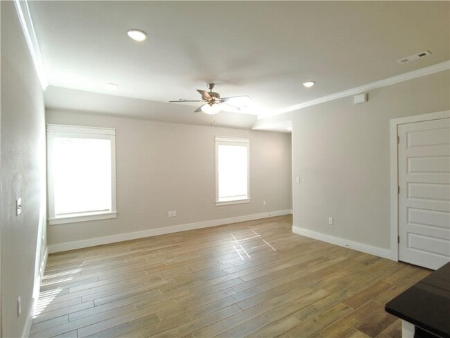 Photo - 2005 E Brookview Dr