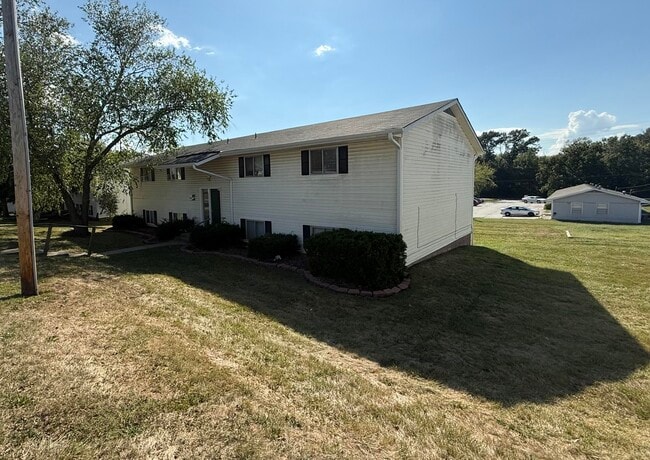 Building Photo - 7301 N Moberly Dr Rental