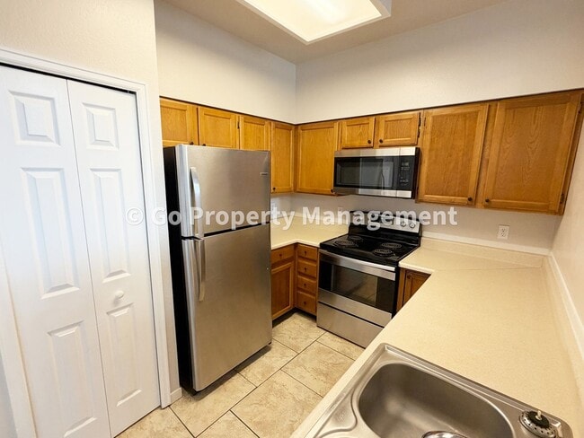 8114 Gray Ct
