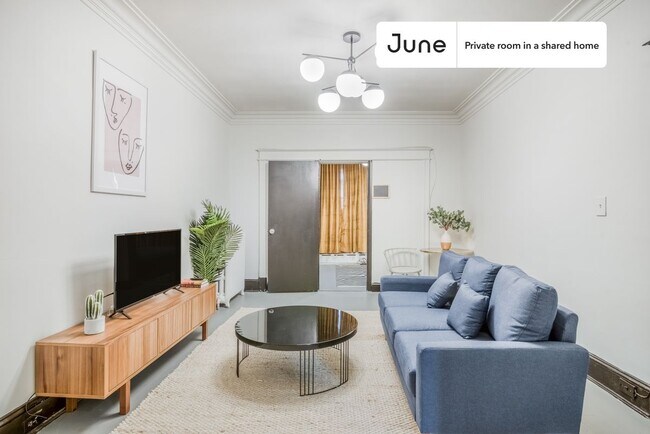 Room in Shared 5 bed/2 bath home in Woodley Park