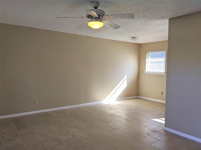 Photo - 915 Alexander St Unit 3