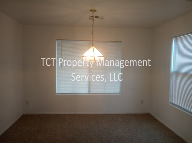 Photo - Large 3 Bed/2.5 Bath plus office AND Loft in Avondale!