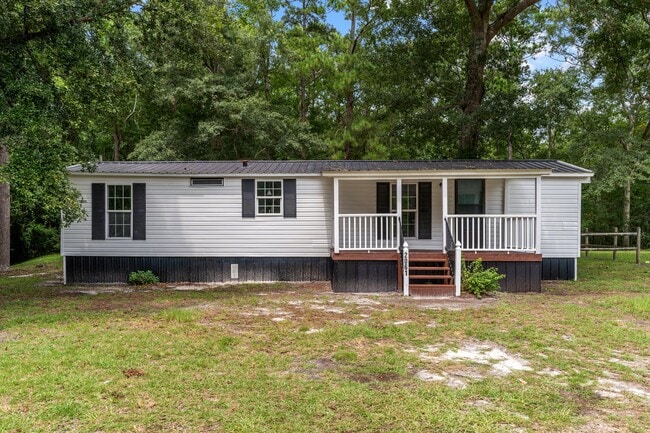 Photo - 2061 Center Ct SW House
