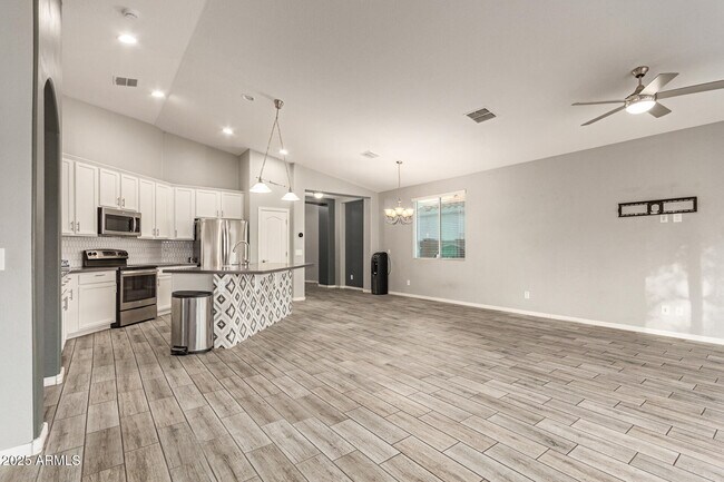 Photo - 743 E Constance Wy