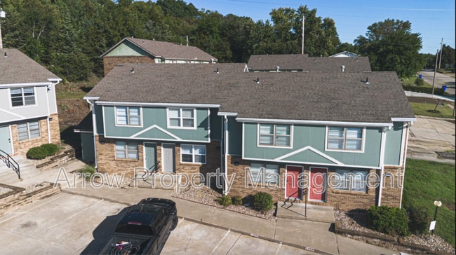 Building Photo - 1324 S Jackson St