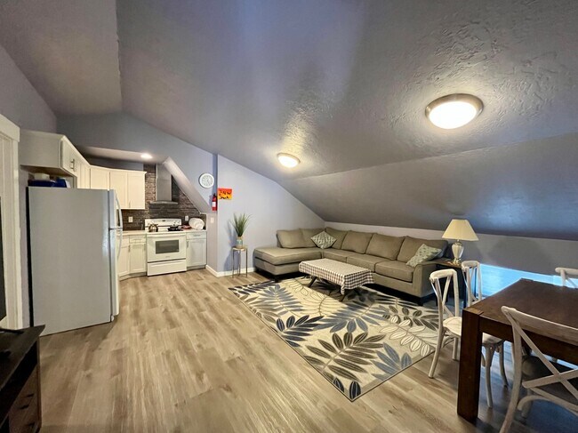 Photo - 2716 Syringa Ln