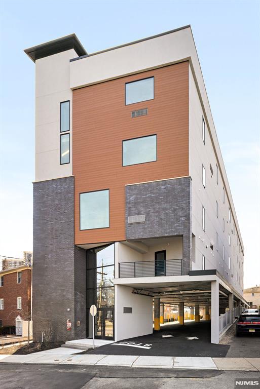 Building Photo - Lux Lofts