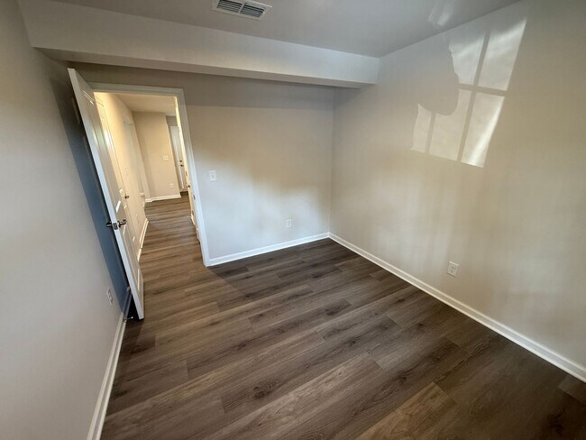 Photo - Beautiful Townhome!!