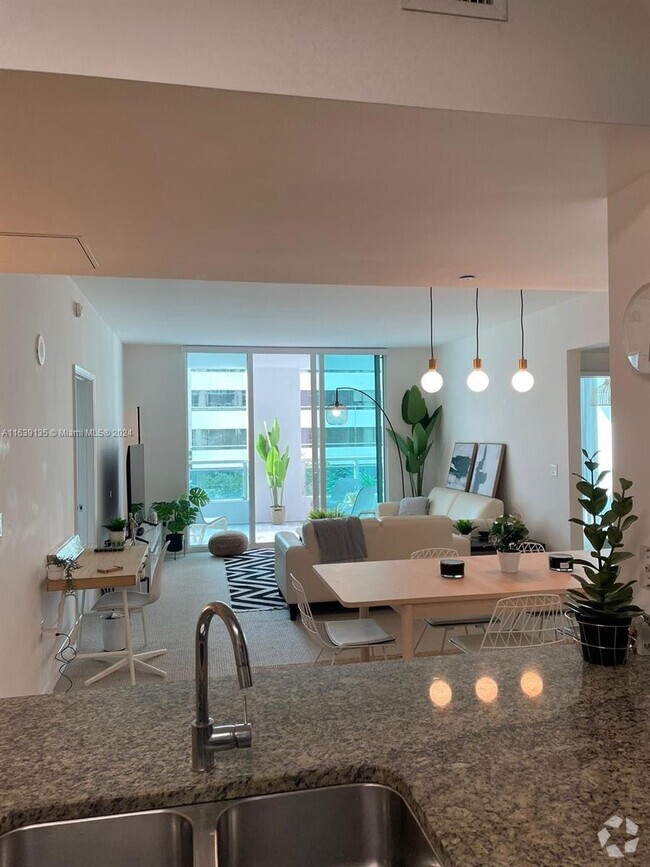 Building Photo - 951 Brickell Ave Rental