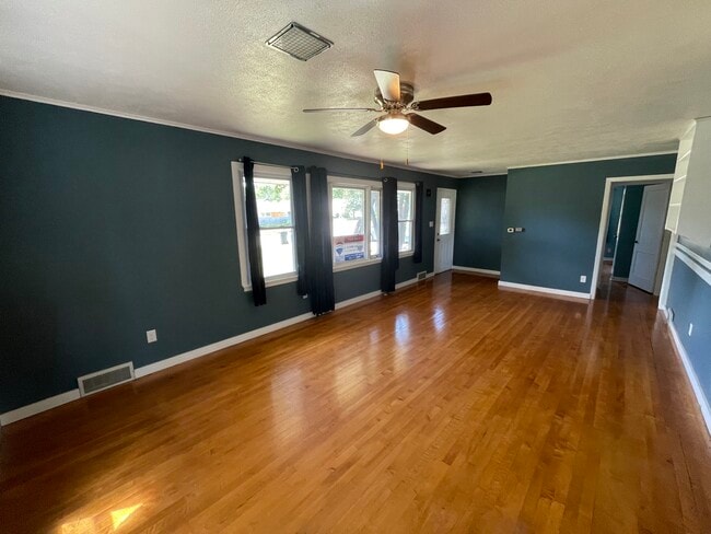 Photo - 1706 Warren Rd