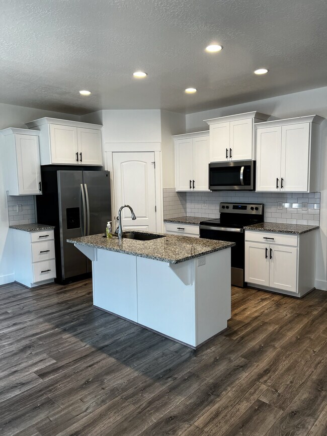 Photo - 4024 W 740 N