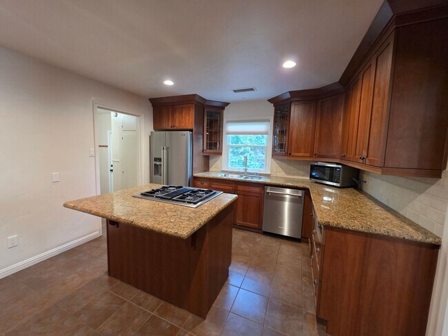 Photo - 1510 W Beverly Dr