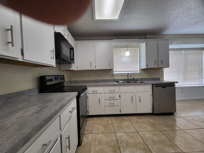 Photo - 1708 Kenyon St