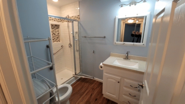Baño - 9362 Woodledge Pt Unidad Lower level apt in private trilevel home
