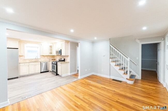 Photo - 122 Oberlin Rd