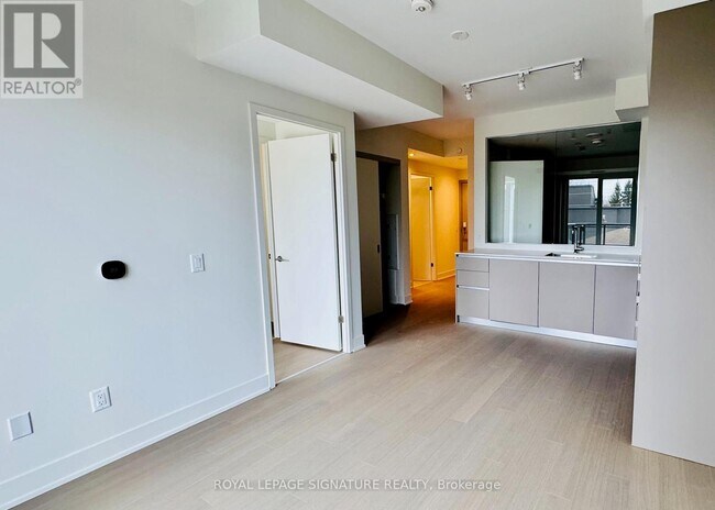 Photo - 322 Dupont St Unité 302