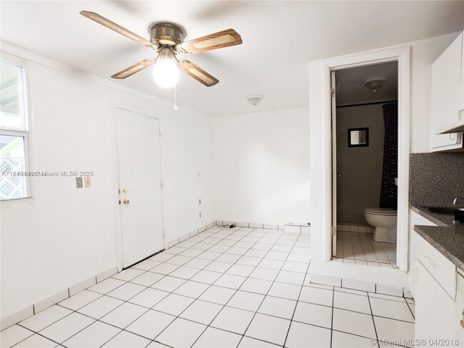 Photo - 2433 SW 11th St Unit B