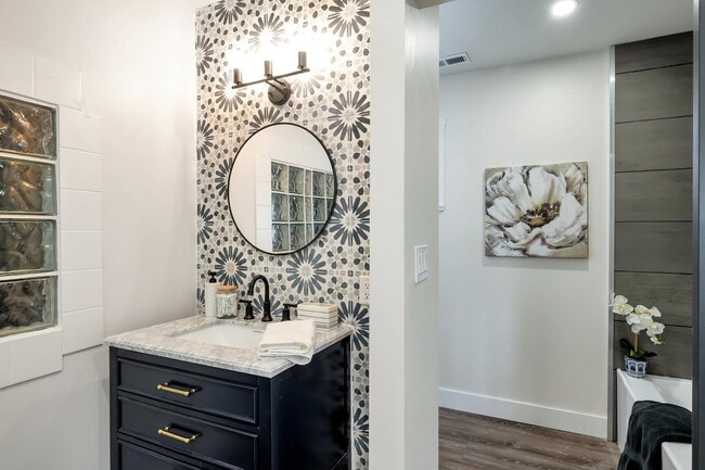 Photo - Modern ADU – Private, Efficient, and Stylish Living! Unidad ADU