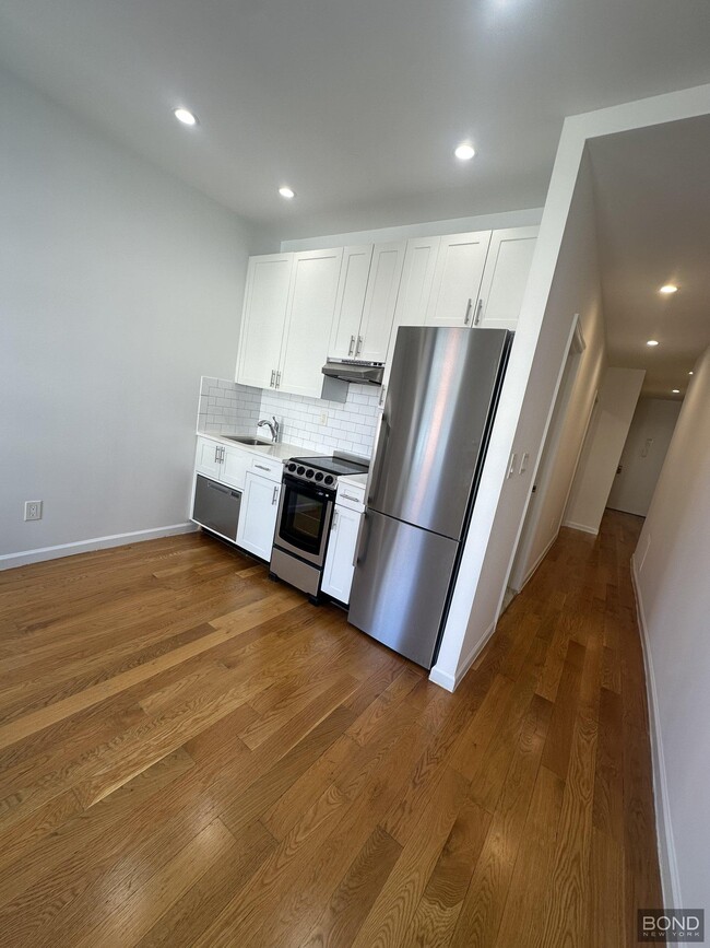 Building Photo - 314 E 91st St Unit 5A Rental