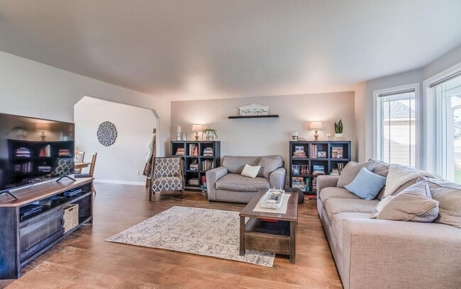 Photo - Elegant Remodeled Home in Moxee