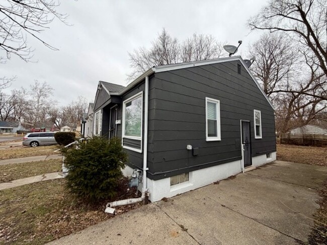 Photo - For Lease: Totally Updated 3 Bedroom 1 Bath Welcome Section 8 Call 313-429-3244 KPM Detroit