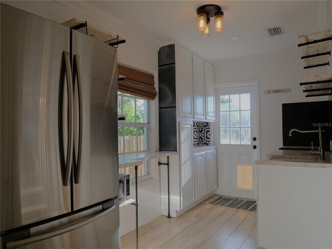 Photo - 2916 N Woodrow Ave