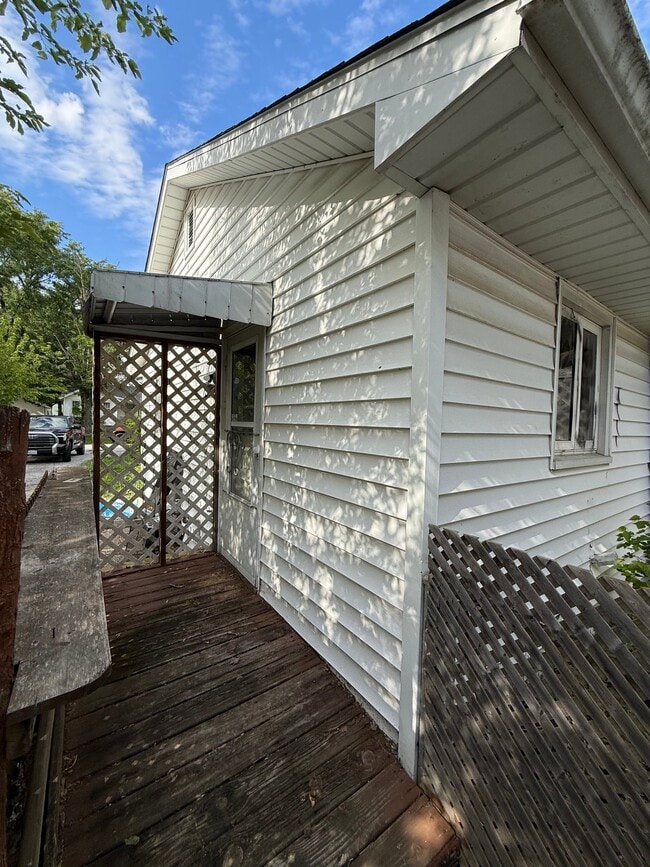 Photo - 1845 W Waggoner St