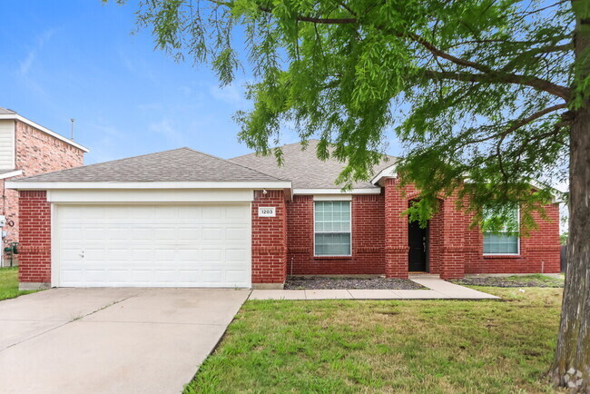 Building Photo - 1203 Hampton Dr Rental