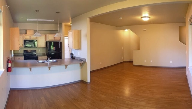 1367 High St 1 - Living room 5 - The Sequoia