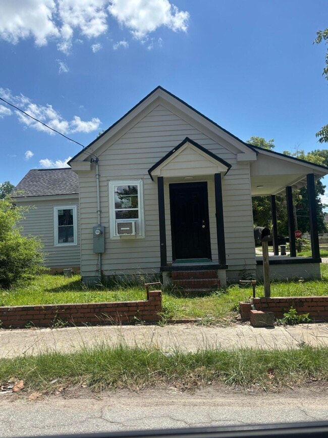 Building Photo - 1744 Hicks St Rental