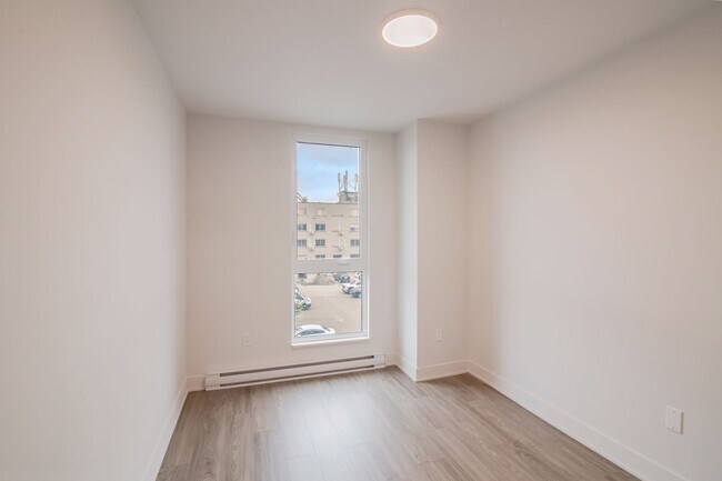 Photo - 9675 Av. Papineau Unit 2