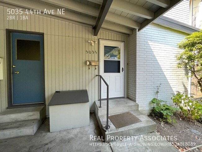 Building Photo - 5035 44th Ave NE