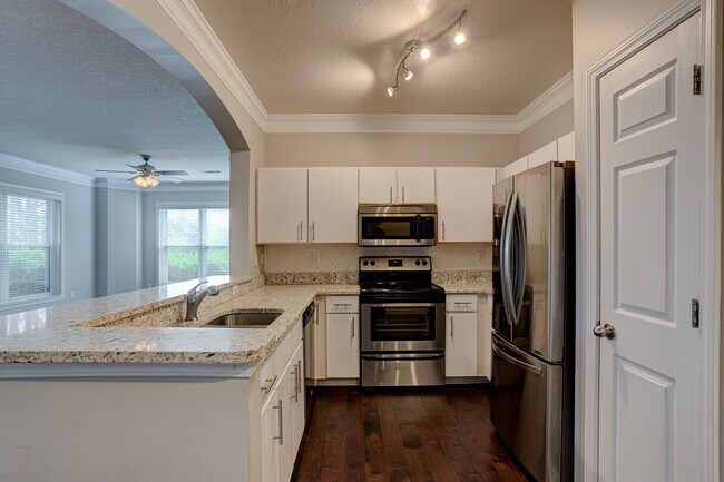Beautiful kitchen with stainless steel appliances - 1850 Cotillion Dr Unit 1009