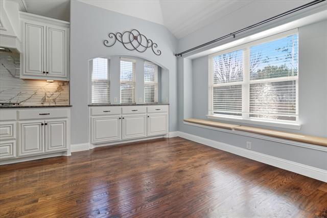 Photo - 2324 Lynbridge Cir